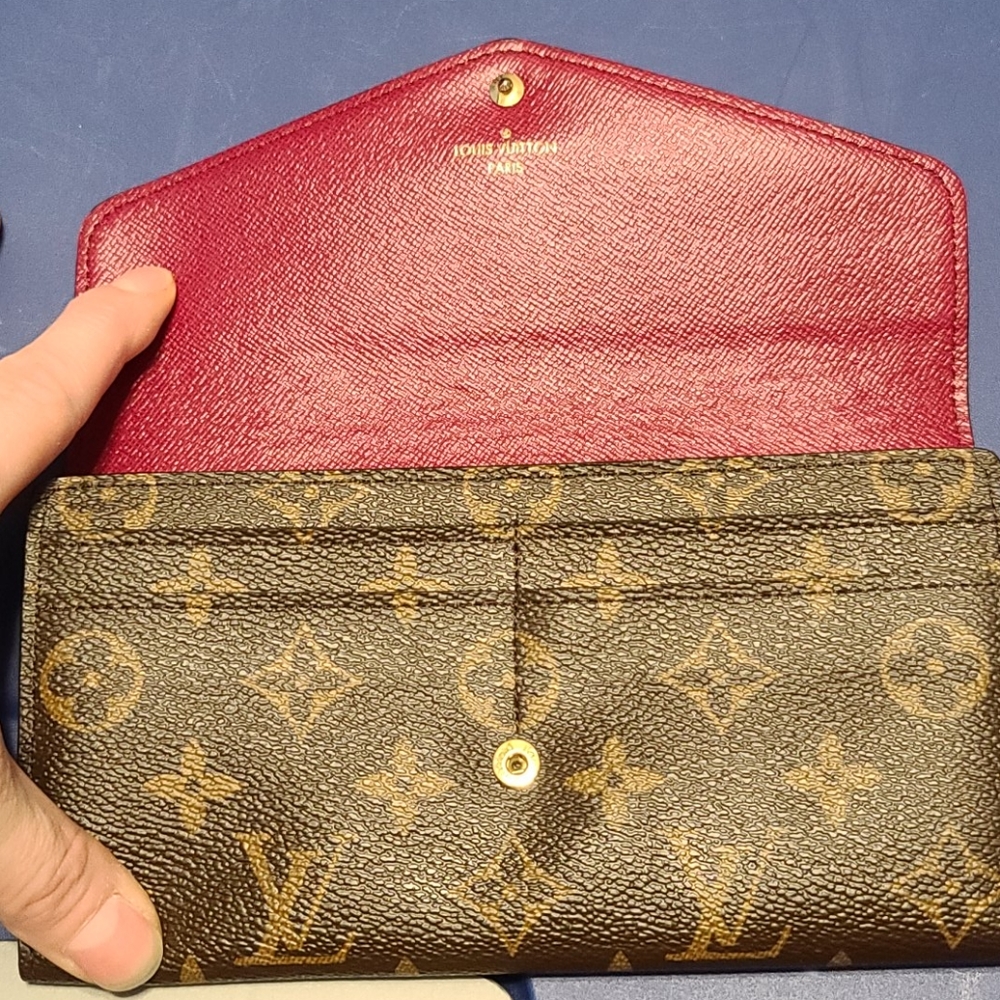 Wallet - Picture 2 of 4
